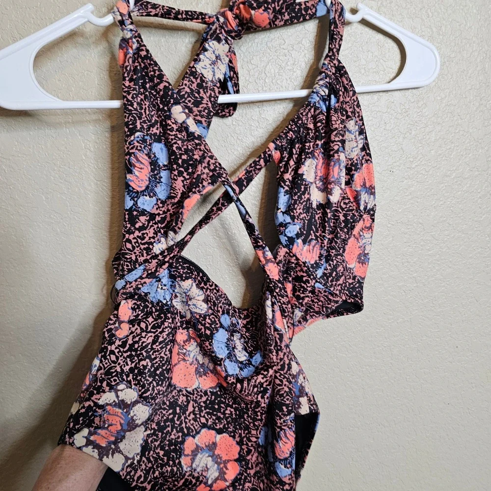 Cleobella Tonne One Piece Swimsuit Calista Floral Cutout Halter Wrap Medium